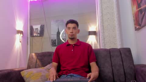 Snapshot of prince_arthur77 chatting on 01.15.25 prince_arthur77 online show from 01.15.25