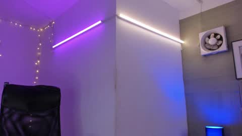 Snapshot of prince_arthur77 chatting on 01.19.25 prince_arthur77 online show from 01.19.25