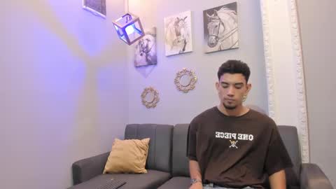 Snapshot of prince_arthur77 chatting on 01.21.25 prince_arthur77 online show from 01.21.25