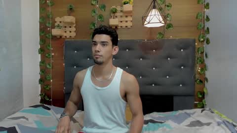 Snapshot of prince_arthur77 chatting on 01.31.25 prince_arthur77 online show from 01.31.25