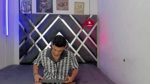 Snapshot of prince_arthur77 chatting on 02.04.25 prince_arthur77 online show from 02.04.25