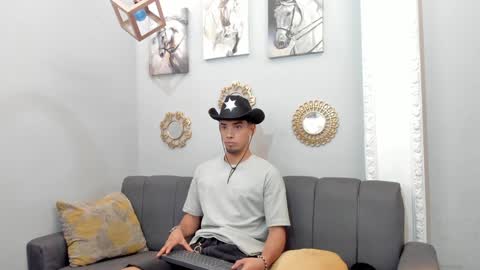 Snapshot of prince_arthur77 chatting on 02.06.25 prince_arthur77 online show from 02.06.25