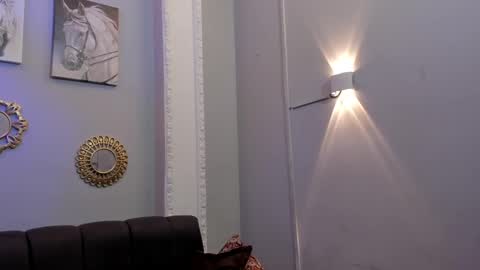 Snapshot of prince_arthur77 chatting on 02.19.25 prince_arthur77 online show from 02.19.25