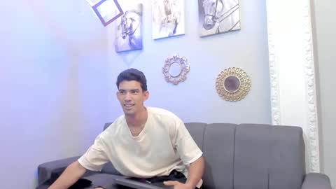 Snapshot of prince_arthur77 chatting on 03.12.25 prince_arthur77 online show from 03.12.25