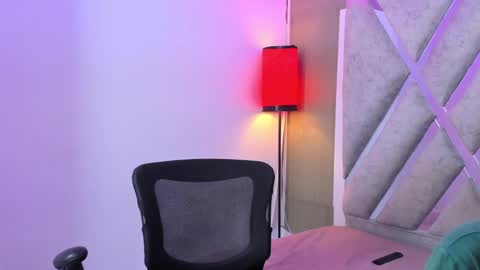 Snapshot of prince_arthur77 chatting on 09.17.25 prince_arthur77 online show from 09.17.25