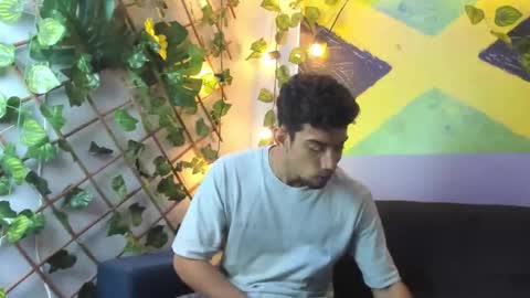 Snapshot of prince_arthur77 chatting on 09.19.25 prince_arthur77 online show from 09.19.25