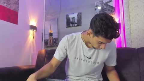 Snapshot of prince_arthur77 chatting on 10.03.25 prince_arthur77 online show from 10.03.25