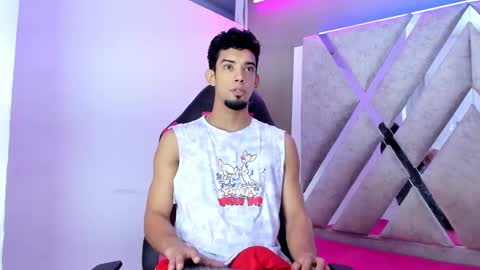 Snapshot of prince_arthur77 chatting on 11.01.25 prince_arthur77 online show from 11.01.25