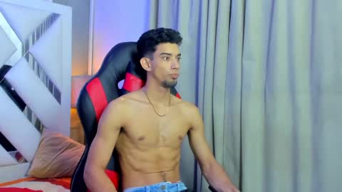 Snapshot of prince_arthur77 chatting on 11.23.25 prince_arthur77 online show from 11.23.25