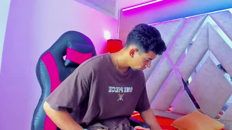 Snapshot of prince_arthur77 chatting on 11.26.25 prince_arthur77 online show from 11.26.25