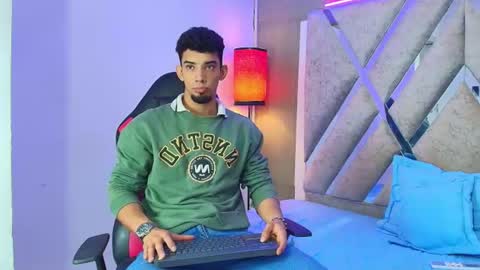 prince_arthur77 online show from 06.10.26
