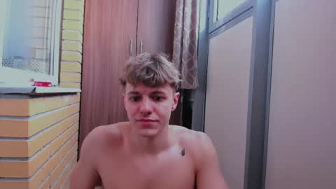 Snapshot of prince_nik chatting on 04.12.26 prince online show from 04.12.26