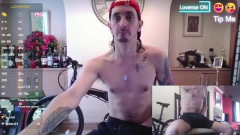 Snapshot of prince_raphael chatting on 10.03.25 Riffraff online show from 10.03.25