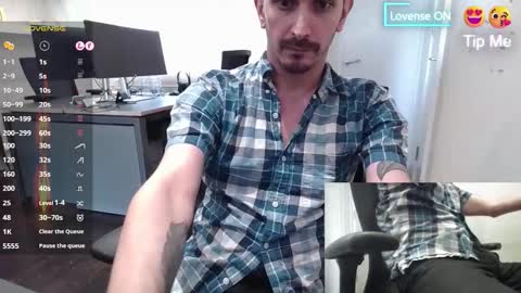 Snapshot of prince_raphael chatting on 10.11.25 Riffraff online show from 10.11.25