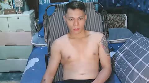 Snapshot of princenavheen chatting on 02.28.25 Prince online show from 02.28.25