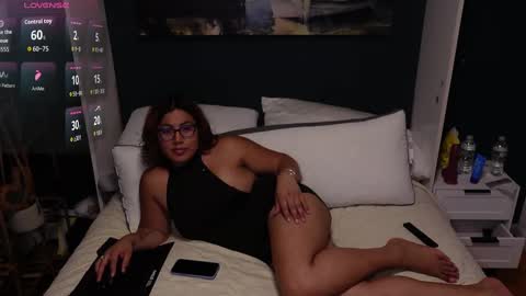 Snapshot of princesa_ari chatting on 11.02.25 Princesa Ari online show from 11.02.25