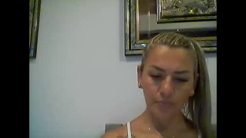 princesita2102 online show from 04.15.26