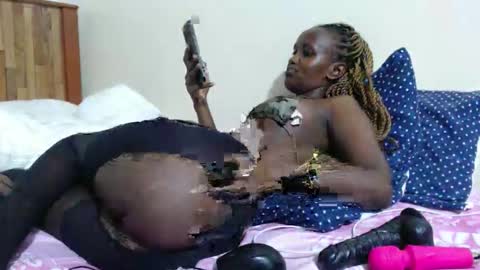 Snapshot of princeslov1 chatting on 12.20.25 Shan online show from 12.20.25