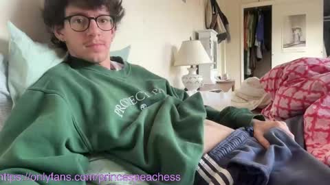 Peaches online show from 11.05.25