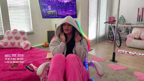 Cece  NEXT LIVESTREAM -- DEC. 4th  7 PM CST online show from 11.07.25