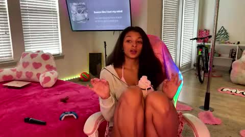 Cece  NEXT LIVESTREAM -- DEC. 4th  7 PM CST online show from 11.21.25