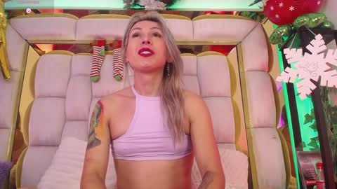 Snapshot of princess_helena_ chatting on 12.23.24 princess helena online show from 12.23.24