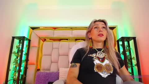 Snapshot of princess_helena_ chatting on 01.10.25 princess helena online show from 01.10.25