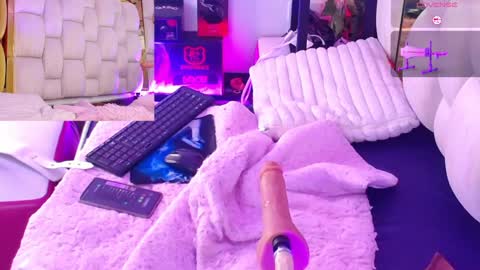 Snapshot of princess_helena_ chatting on 01.26.25 princess helena online show from 01.26.25