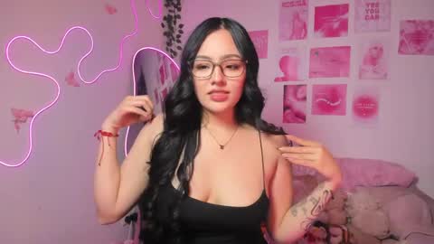 Snapshot of princess_saris chatting on 05.05.26 online show from 05.05.26