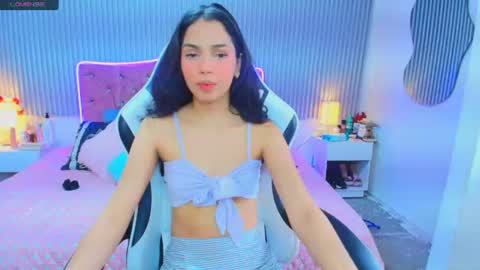 Snapshot of princess_skinny18 chatting on 06.22.26 princess_skinny18 online show from 06.22.26