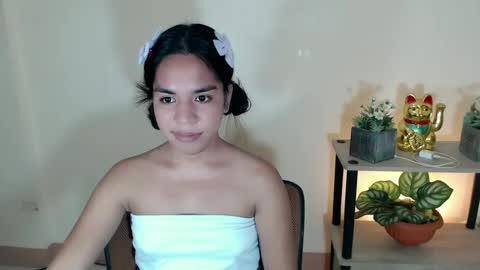 Snapshot of princess_yurie chatting on 02.12.25 Yurie online show from 02.12.25