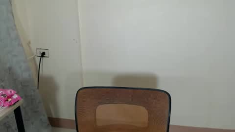 Snapshot of princess_yurie chatting on 10.07.25 Yurie online show from 10.07.25