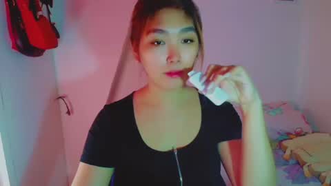 Snapshot of princesscutiexx chatting on 12.28.24 Hello everyone this is your beloved Athena again I present the most comfortable and kind room I accept everyone with kindness online show from 12.28.24