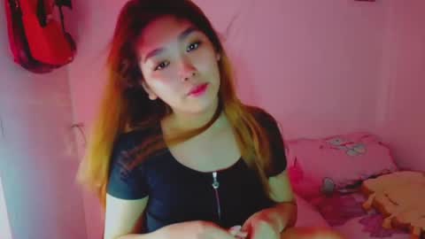 Snapshot of princesscutiexx chatting on 12.28.24 Hello everyone this is your beloved Athena again I present the most comfortable and kind room I accept everyone with kindness online show from 12.28.24