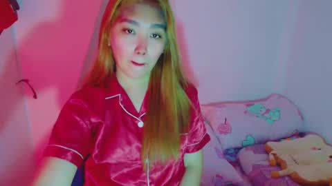 Snapshot of princesscutiexx chatting on 01.06.25 Hello everyone this is your beloved Athena again I present the most comfortable and kind room I accept everyone with kindness online show from 01.06.25