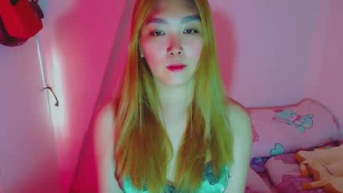 Snapshot of princesscutiexx chatting on 01.06.25 Hello everyone this is your beloved Athena again I present the most comfortable and kind room I accept everyone with kindness online show from 01.06.25