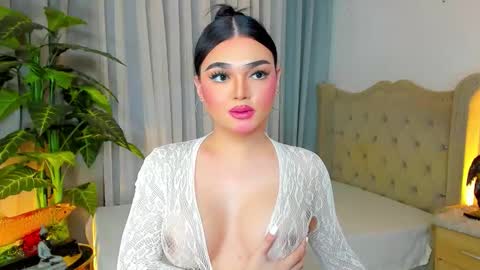 Snapshot of princesshugecumontop chatting on 12.22.25 PrincessDONT FORGET TO FOLLOW ME online show from 12.22.25