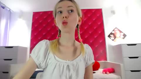 Snapshot of princesskassiadin chatting on 12.29.24 GoddessKassia online show from 12.29.24