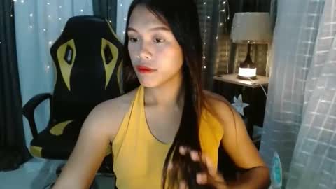 Snapshot of princessrynn chatting on 11.11.25 princessrynn online show from 11.11.25