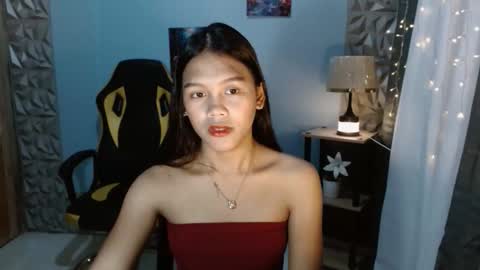 Snapshot of princessrynn chatting on 11.22.25 princessrynn online show from 11.22.25