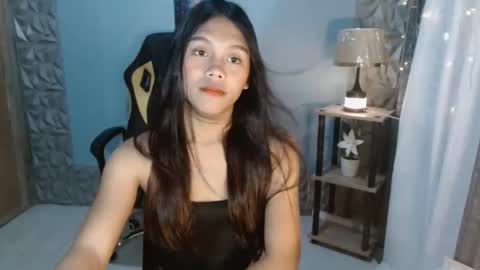 Snapshot of princessrynn chatting on 12.05.25 princessrynn online show from 12.05.25