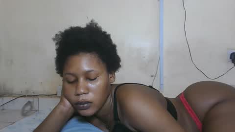 Snapshot of princesssweetass2 chatting on 12.02.25 FENNY online show from 12.02.25