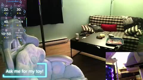 Snapshot of princesstyff chatting on 09.25.25 Tyff et Blast online show from 09.25.25