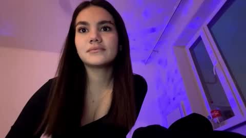 Snapshot of priscilaflores chatting on 10.30.25 Kalie online show from 10.30.25