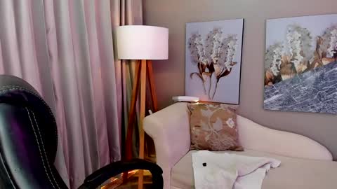 Snapshot of priya_rose chatting on 12.17.24 Priya Rose online show from 12.17.24