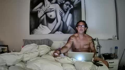 Snapshot of profundoyrico chatting on 10.23.25 LG online show from 10.23.25