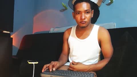 Snapshot of prometo23cm chatting on 06.10.26 Grande y Gruesa online show from 06.10.26