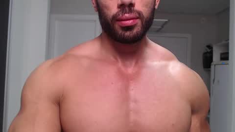Snapshot of promuscles4u chatting on 12.12.24 promuscles4u online show from 12.12.24