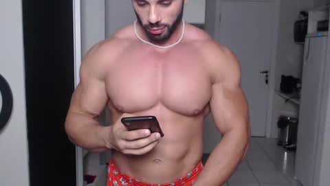 Snapshot of promuscles4u chatting on 12.13.24 promuscles4u online show from 12.13.24