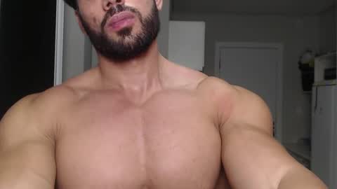 Snapshot of promuscles4u chatting on 12.18.24 promuscles4u online show from 12.18.24